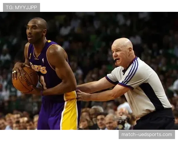 篮球场上裁判如何协商判罚？带你了解NBA的判决沟通流程